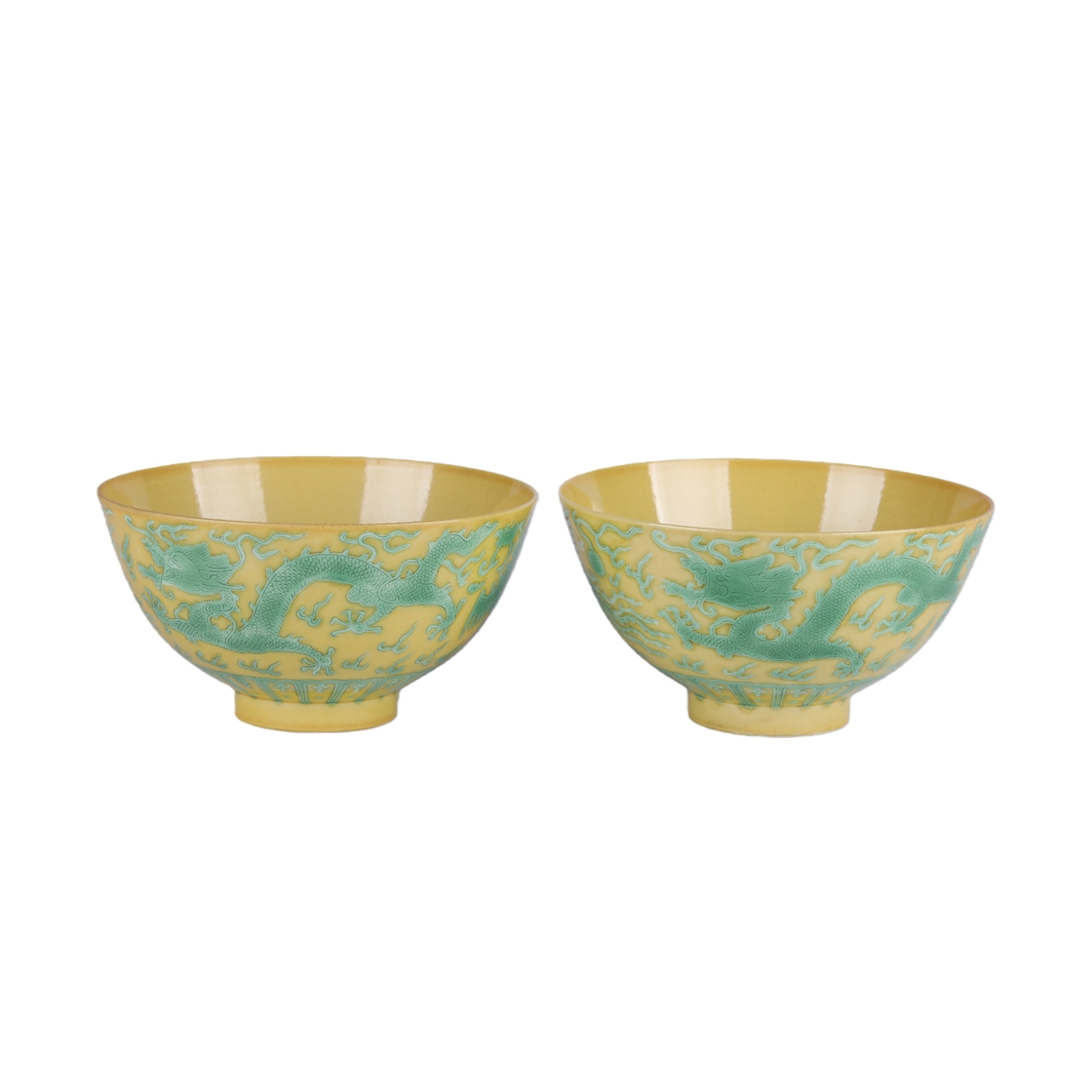 01131 Chinese yellow green dragon and phoenix patterned porcelain bowls (one pair)