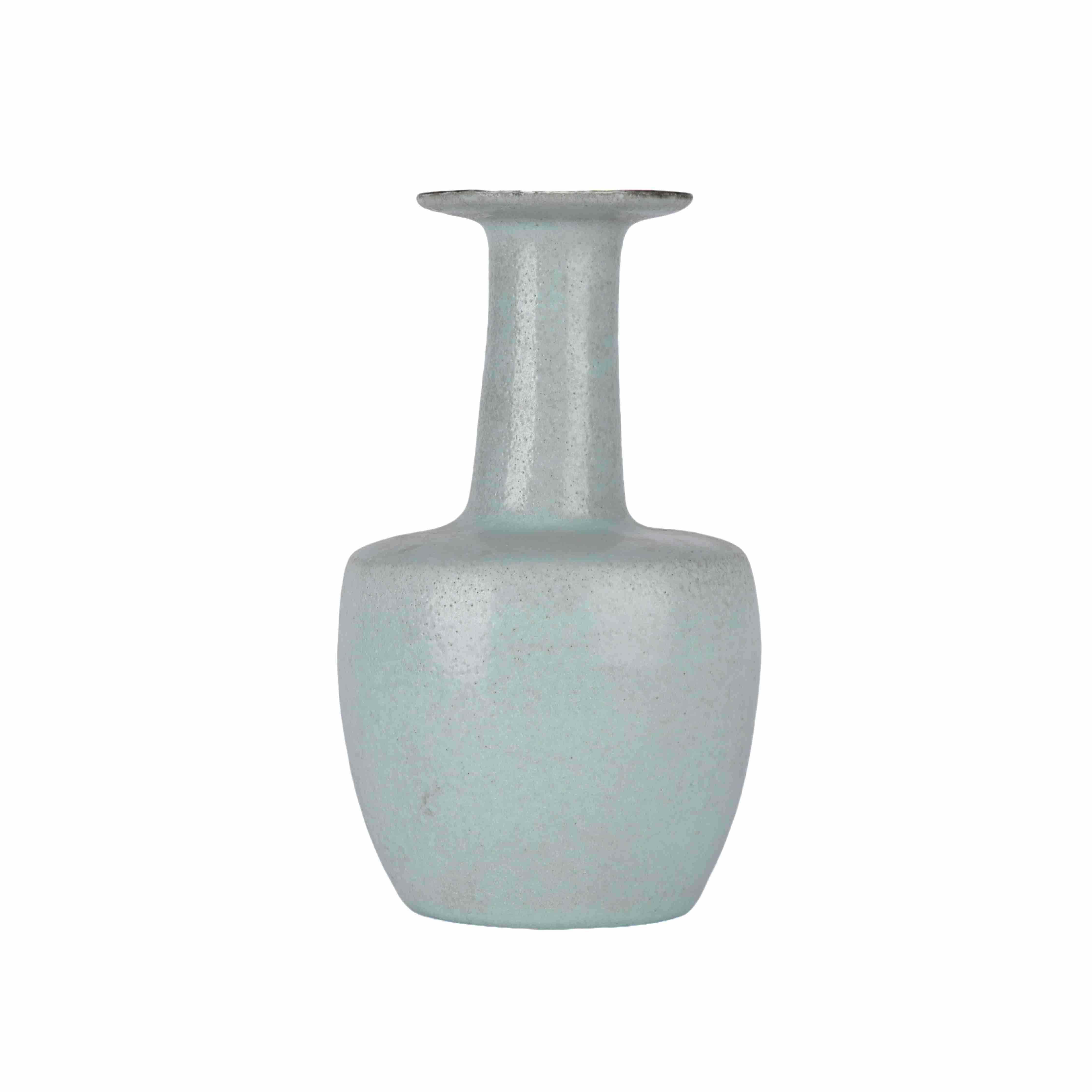 28 Ancient Chinese porcelain vase