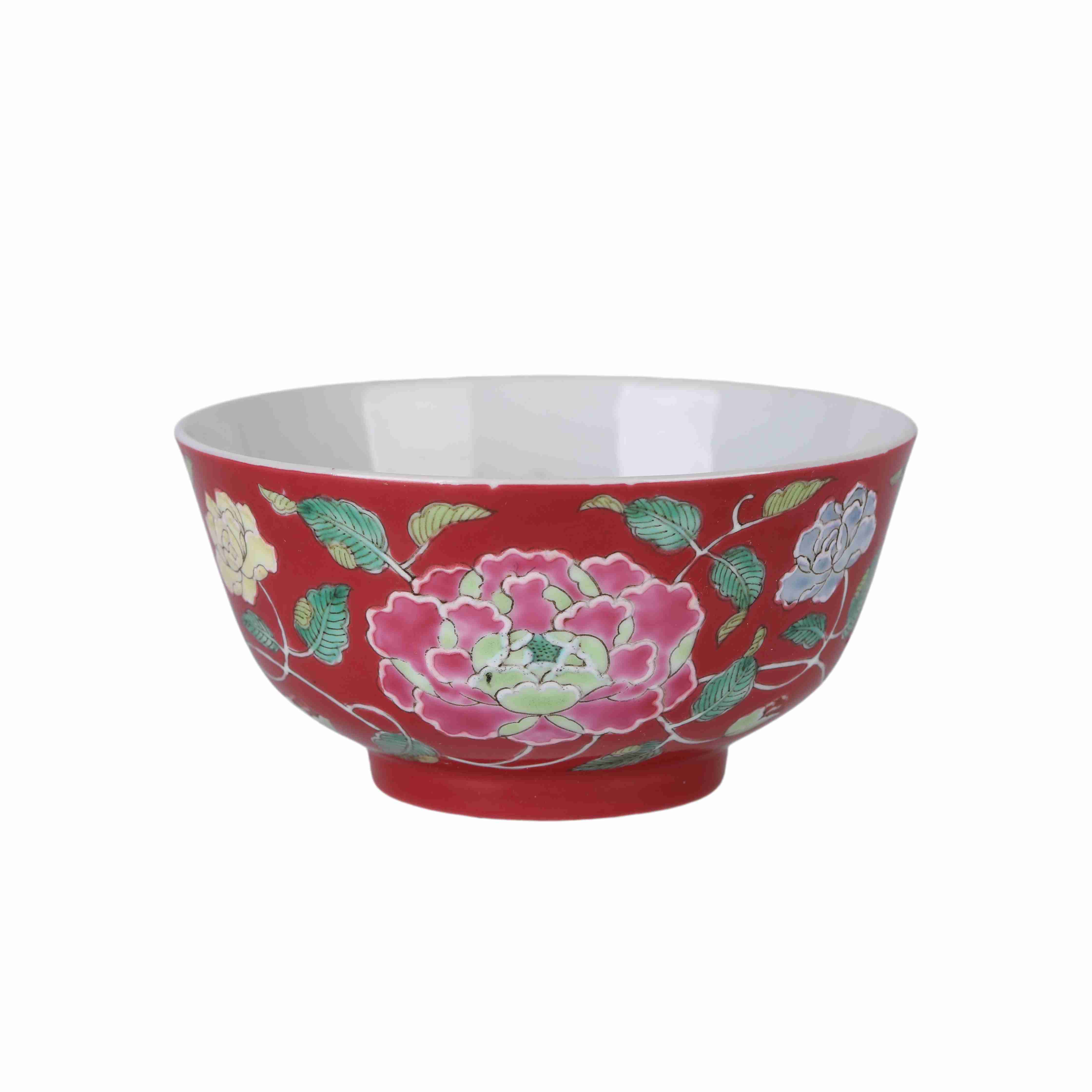 115 Chinese colorful floral patterned porcelain bowl, 17th