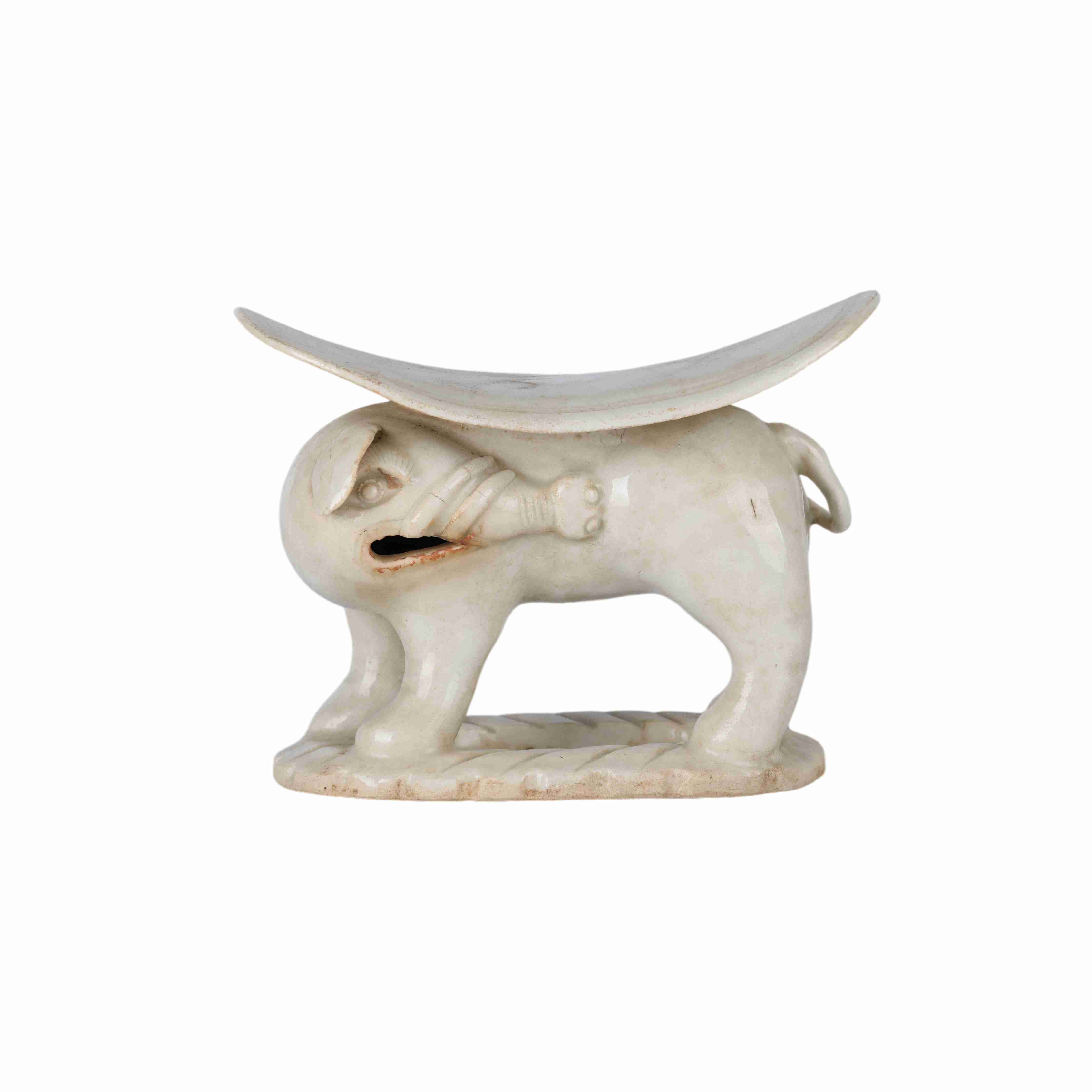 140 Ancient Chinese porcelain ornaments